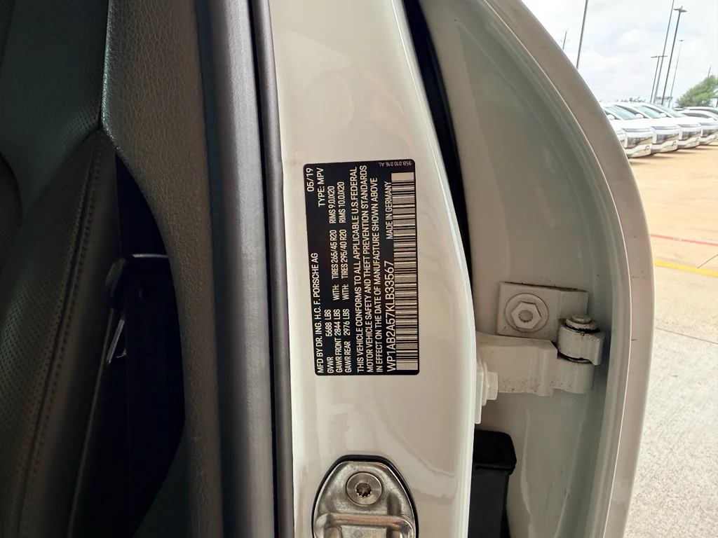 Used 2019 White Porsche S image 34