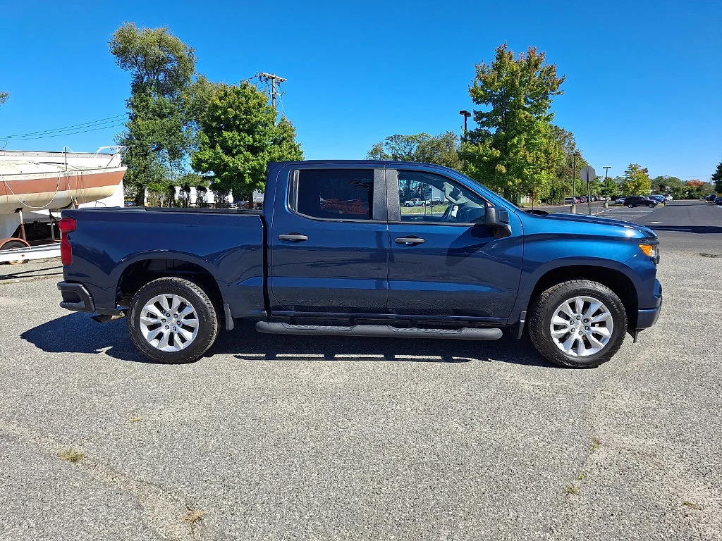 Used 2022 Blue Chevrolet Custom image 13