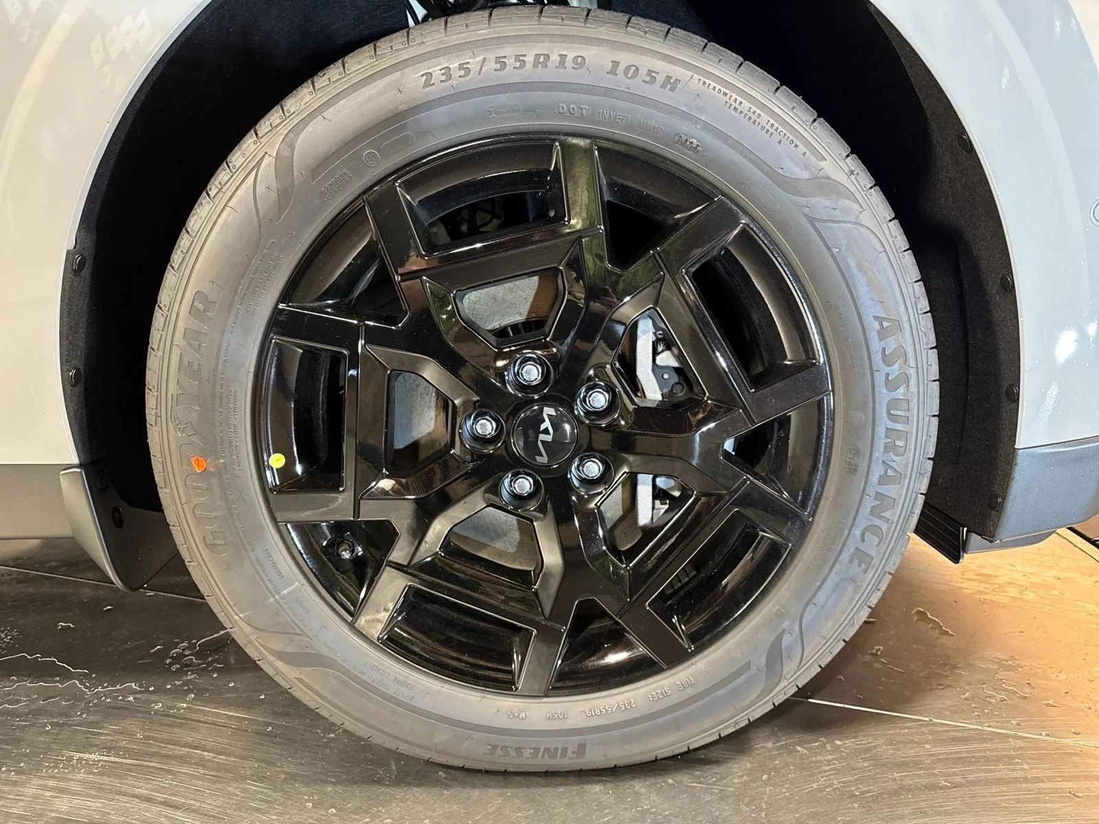 New 2026 Ceramic White Kia SX Prestige image 14