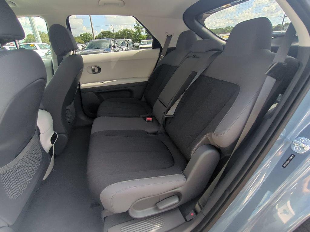 New 2027 Blue Hyundai SE image 15