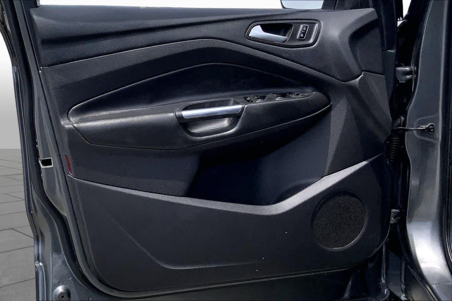 Used 2014 Sterling Gray Metallic Ford SE image 21