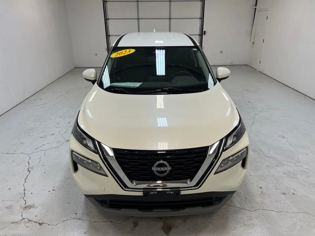 Used 2023 White Nissan SV image 7