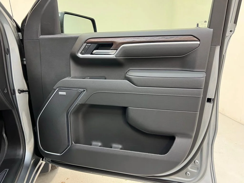 New 2026 Sterling Metallic GMC SLT image 28