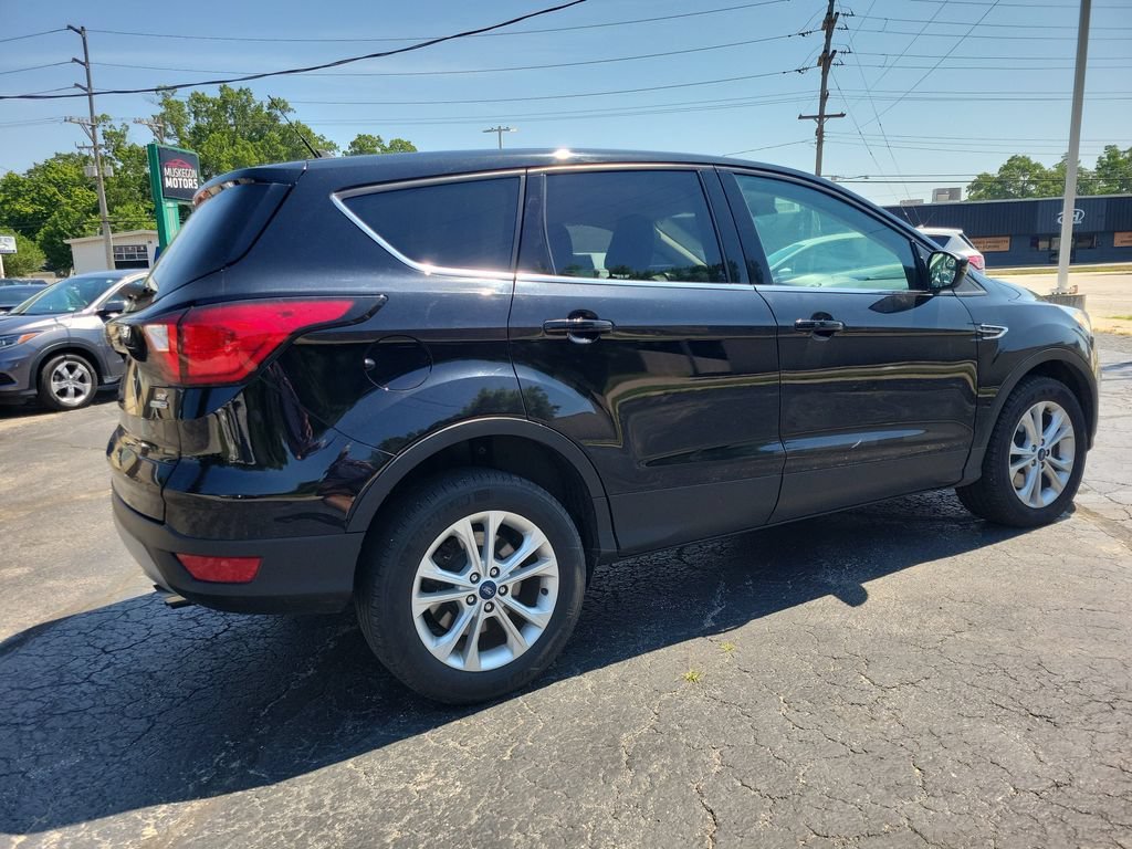 Used 2019 Black Ford SE image 4