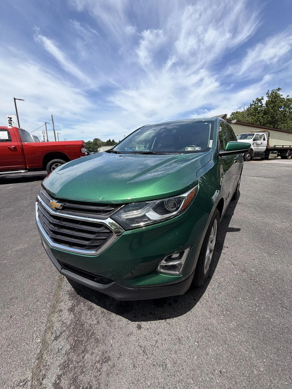 Used 2018 IVY METALLIC CHEVROLET TRUCK LT image 3