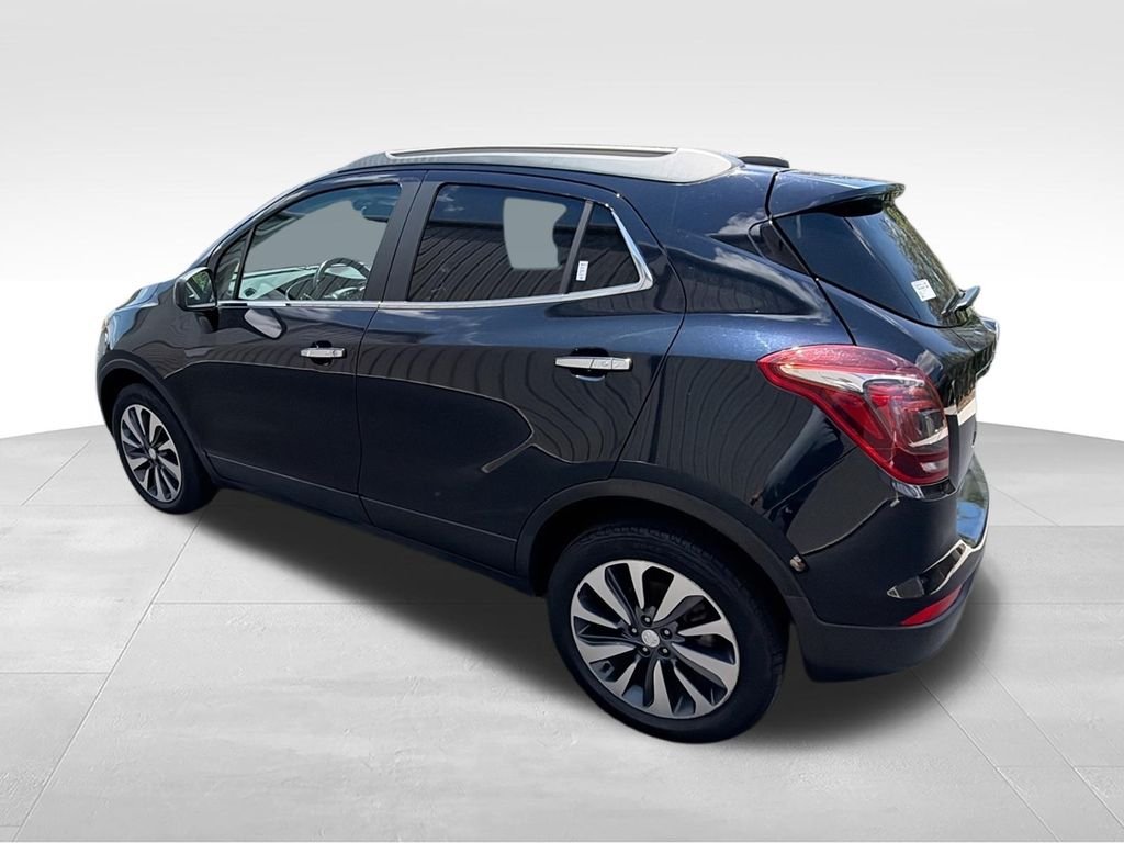Used 2022 Blue Buick Preferred image 6