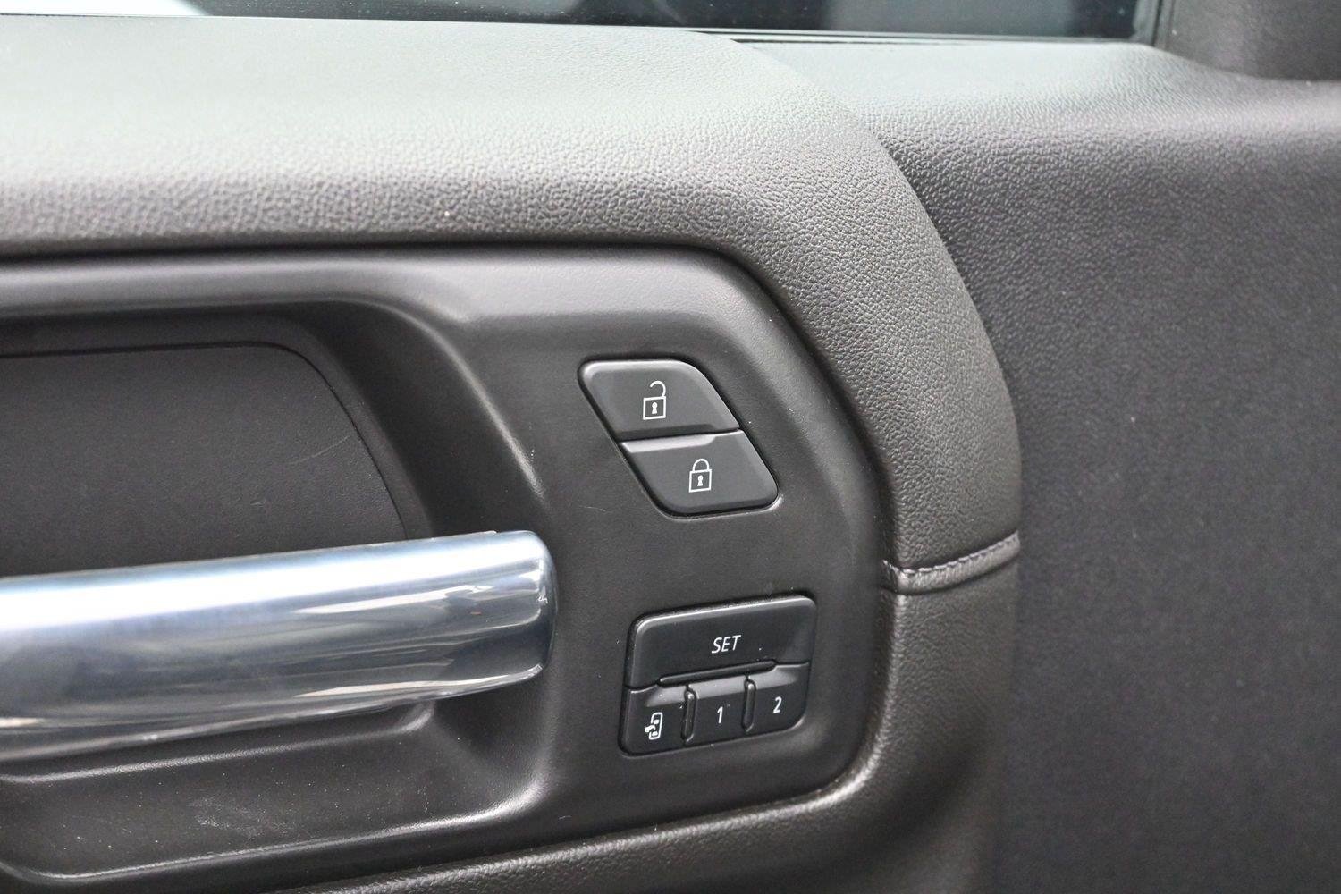 Used 2023 BLACK Chevrolet High Country image 9