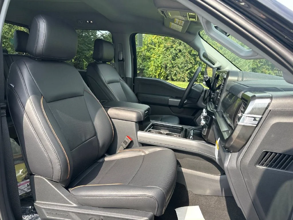 New 2027 Black Ford Lariat image 21
