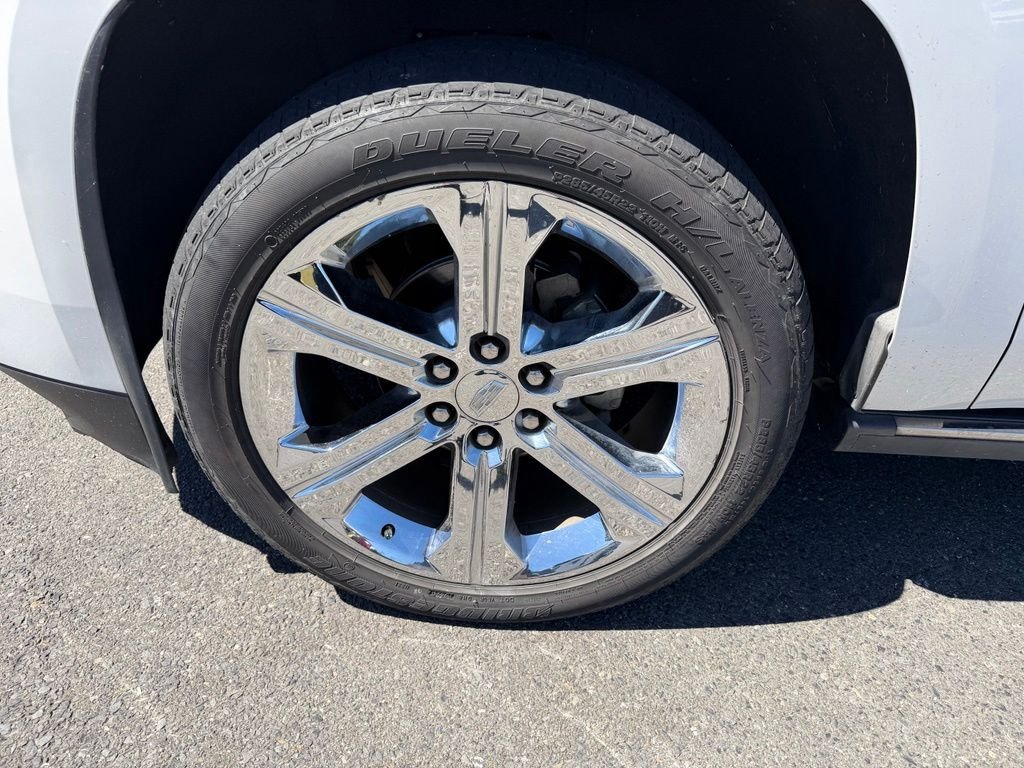 Used 2016 White Cadillac Platinum Edition image 32