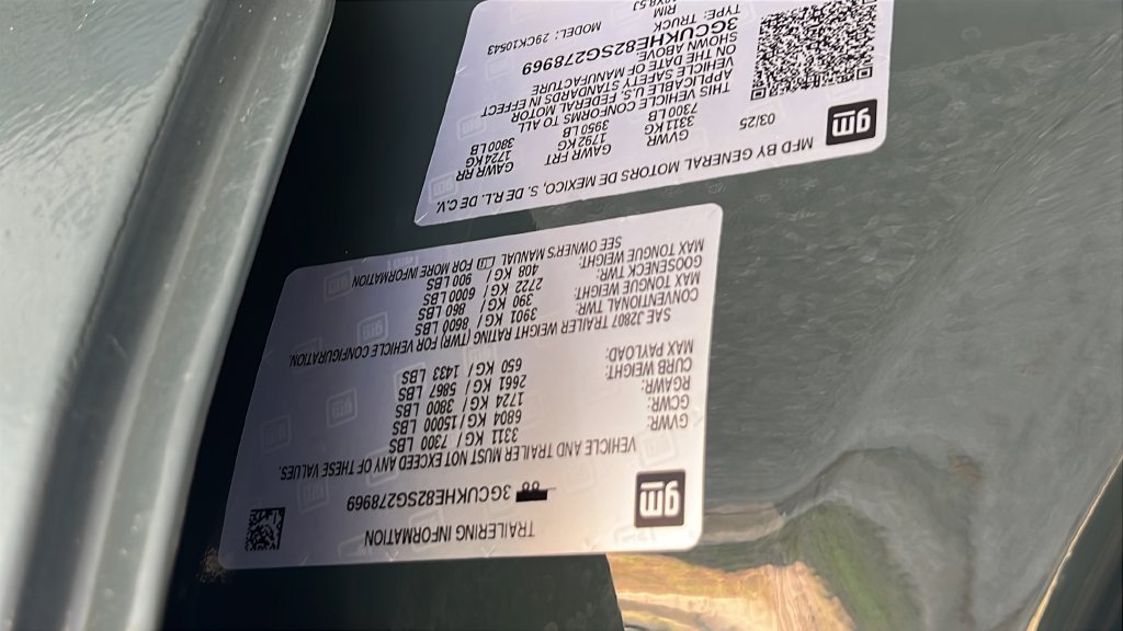 Used 2025 Gray Chevrolet ZR2 image 29