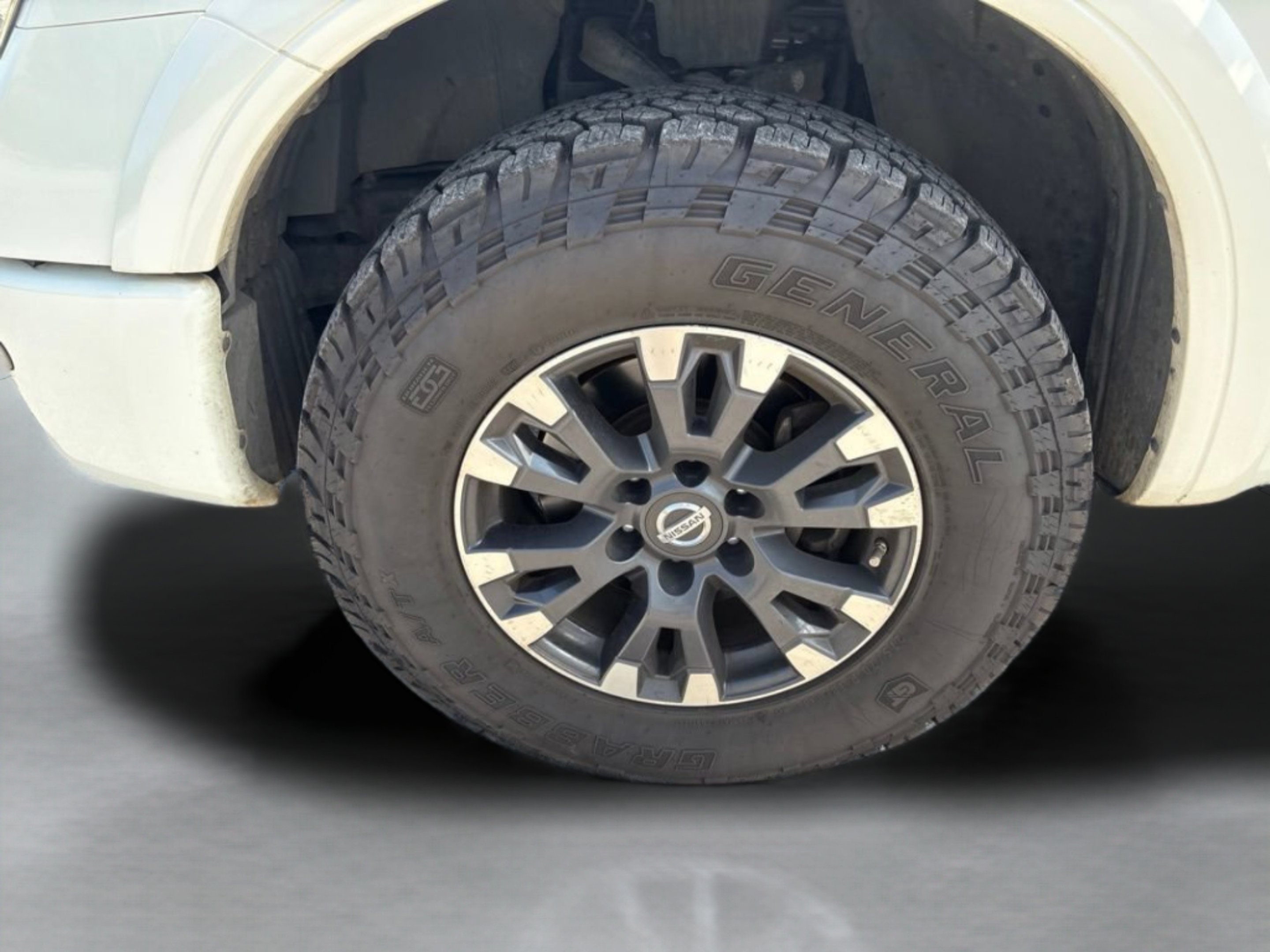 Used 2017 Pearl White Nissan PRO-4X image 31