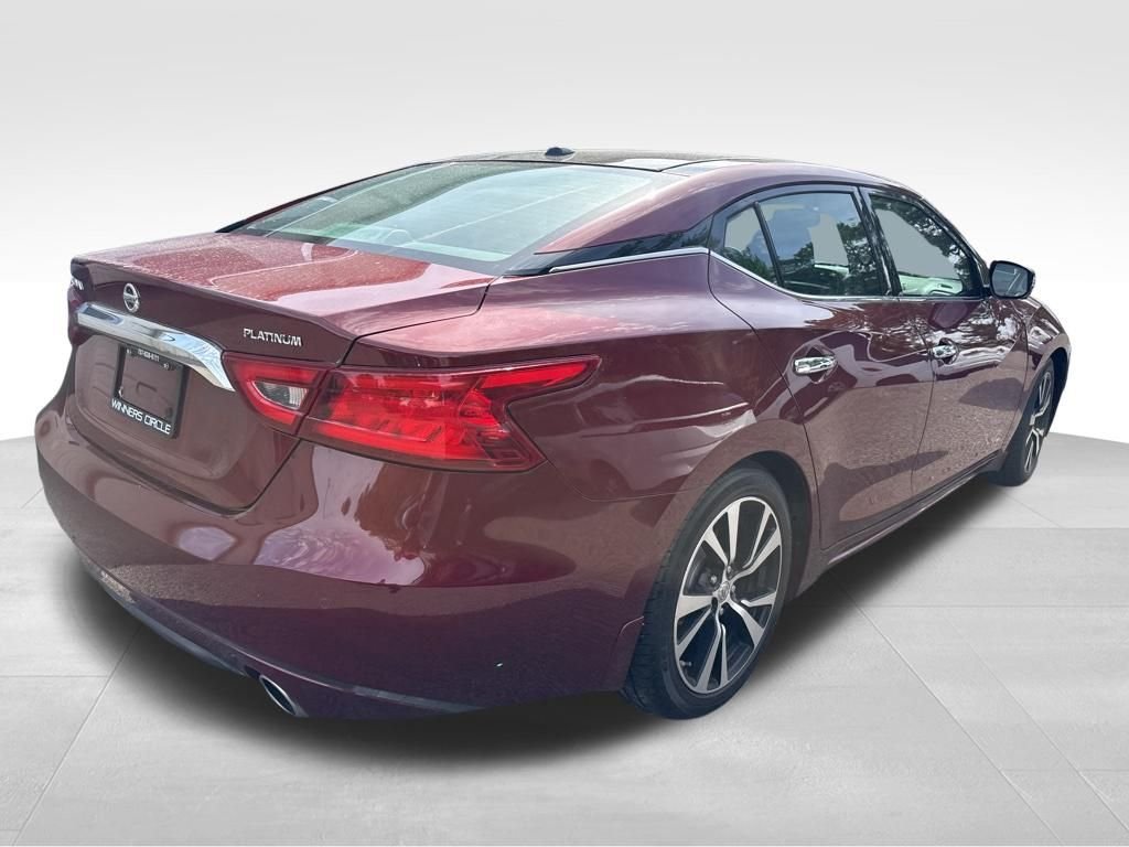 Used 2017 Red Nissan Platinum image 10