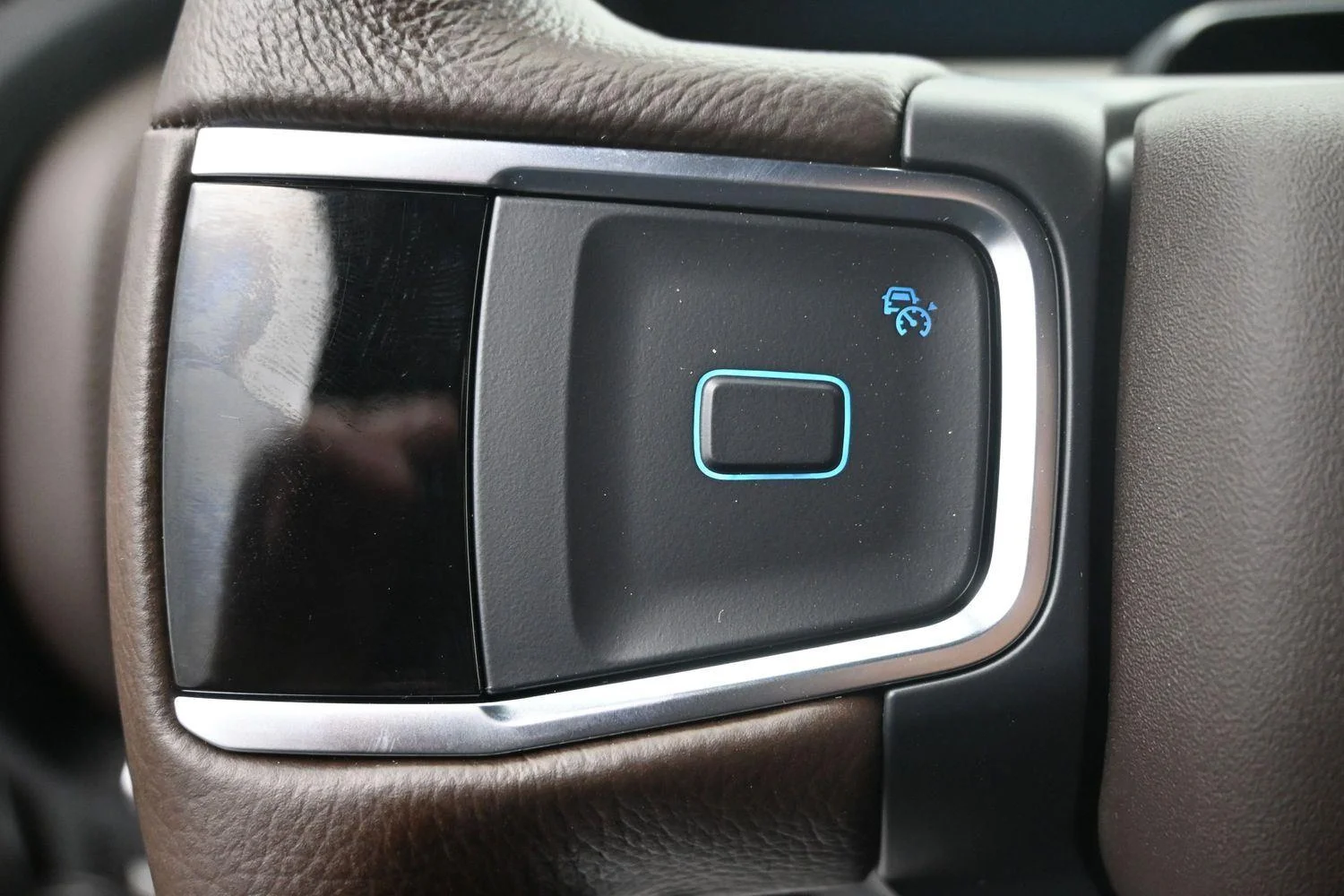 New 2026 Star White Metallic Tri-Coat Ford MAX King Ranch® image 24