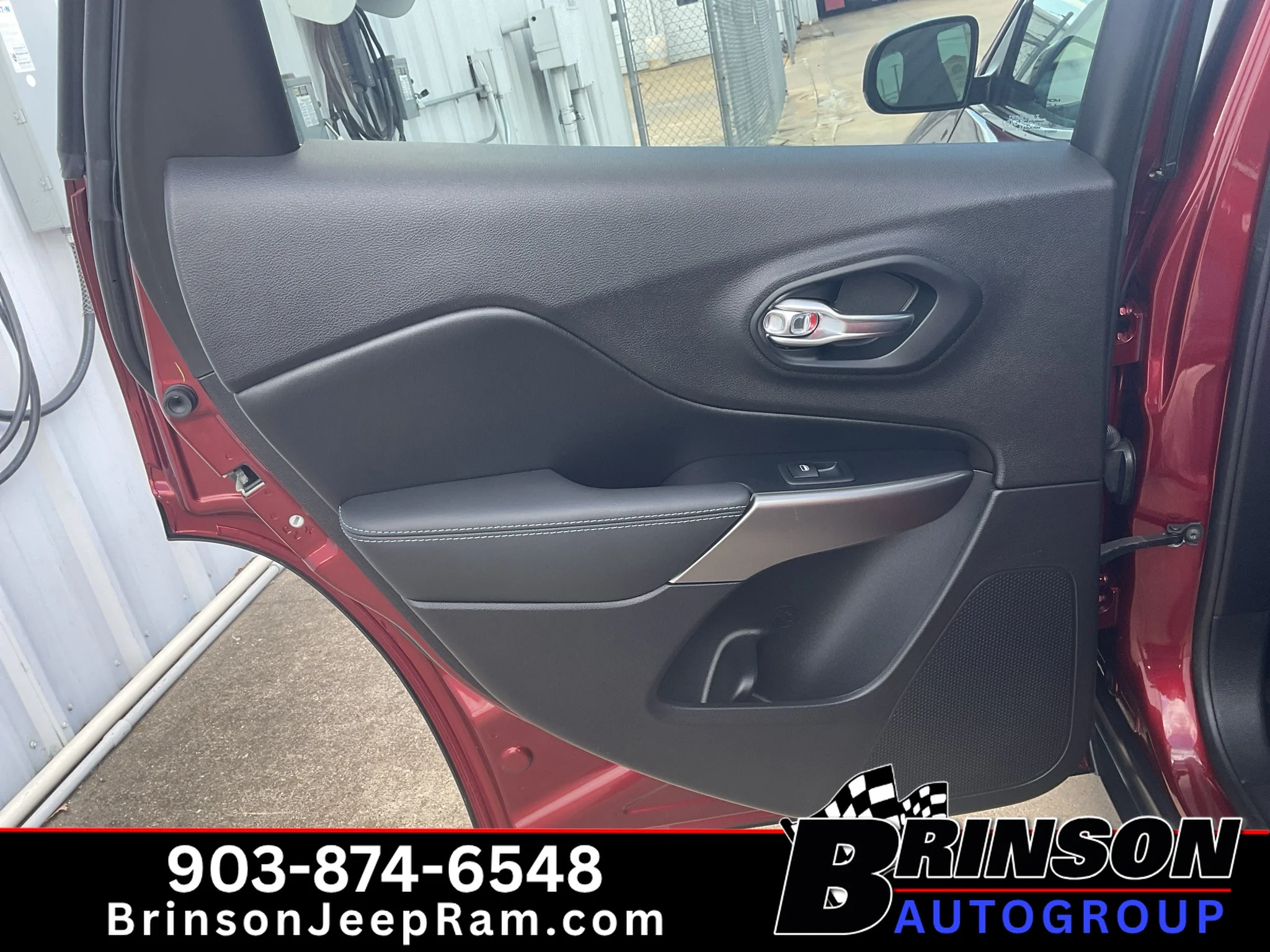 Used 2020 Velvet Red Pearlcoat Jeep Latitude Plus image 15