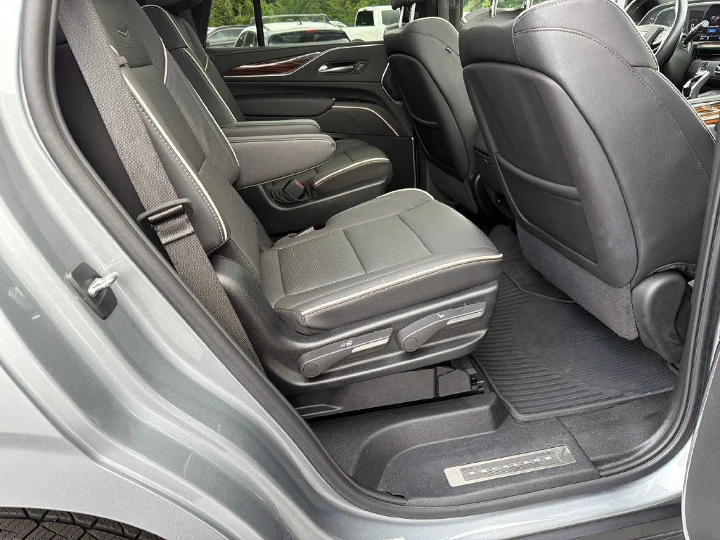 Used 2024 Silver Cadillac Premium Luxury image 15