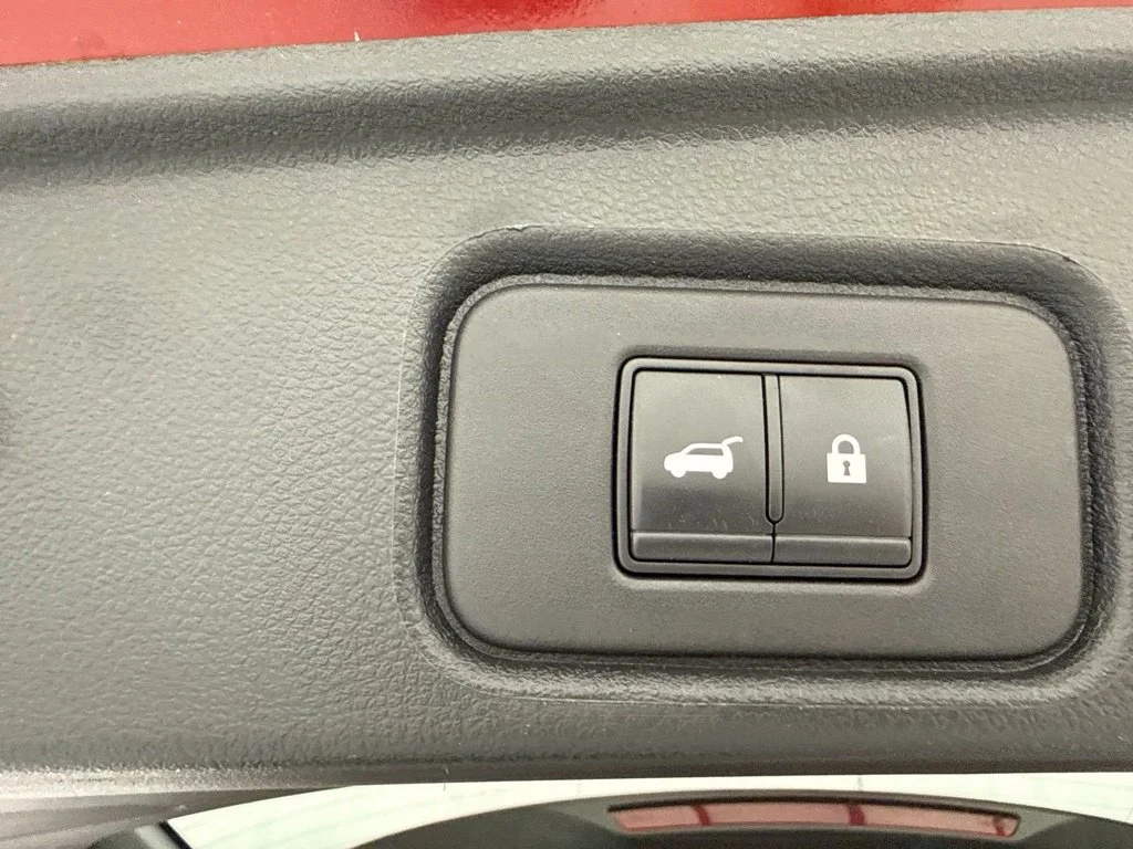 Used 2023 Red Nissan SL image 11