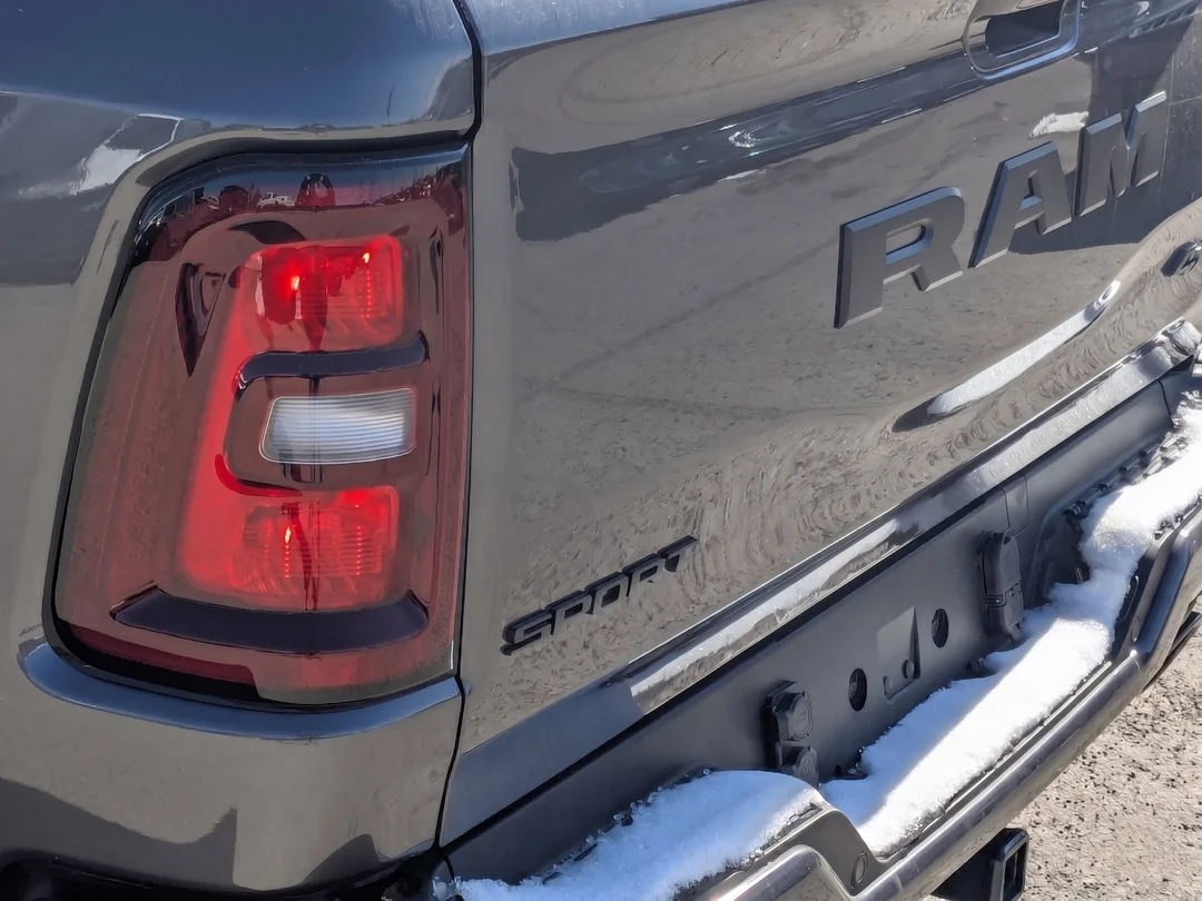 New 2026 Grey RAM Sport - - Night Edition - Sport Lvl 1 Grp - 5.7L HEMI V8 eTorque - Pano Sunroof & More! image 10