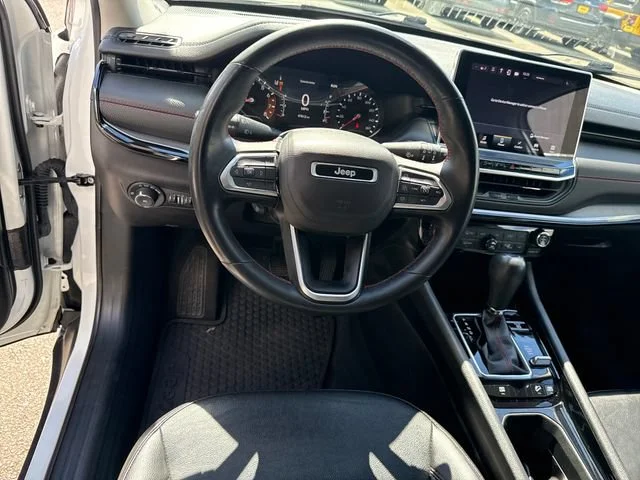 Used 2022 Bright White Clearcoat Jeep Trailhawk image 17