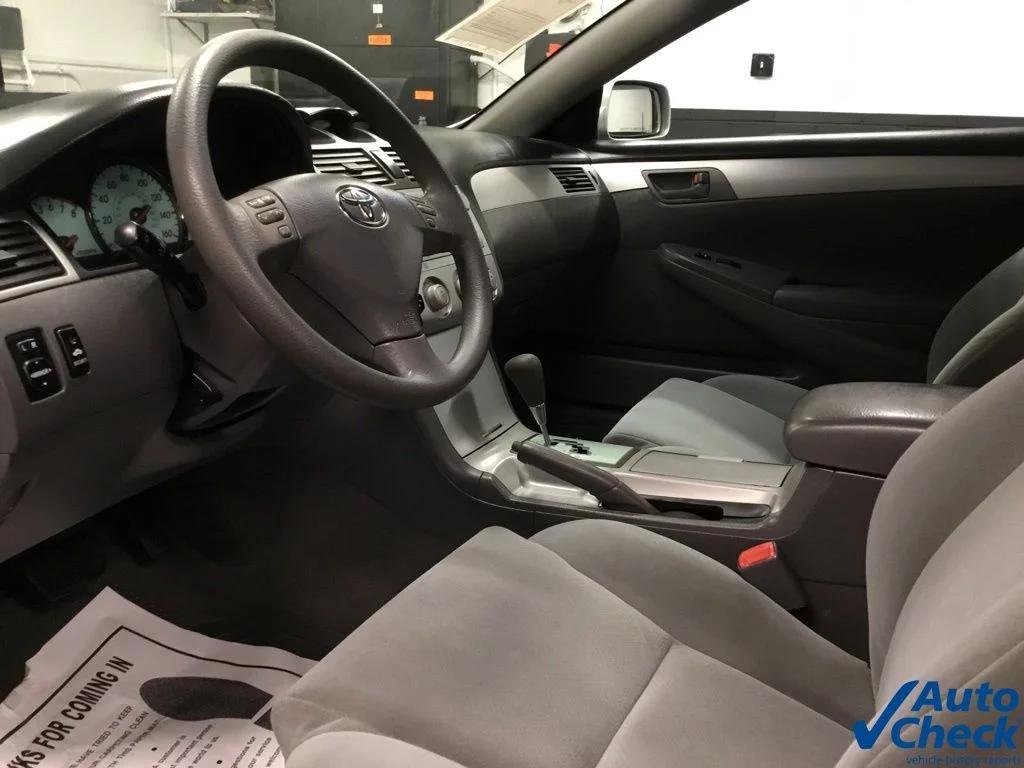 Used 2006 Beige Toyota SE image 21