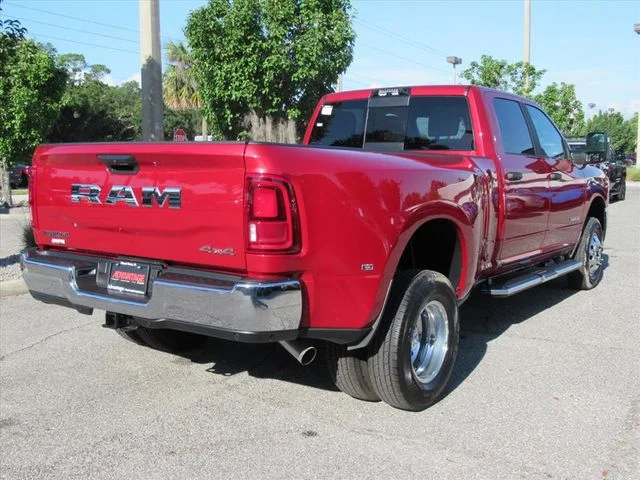 New 2026 Molten Red Pearl-Coat Exterior Paint RAM Big Horn image 7