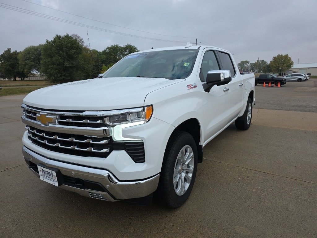 2025 Chevrolet Silverado 1500 LTZ photo 2