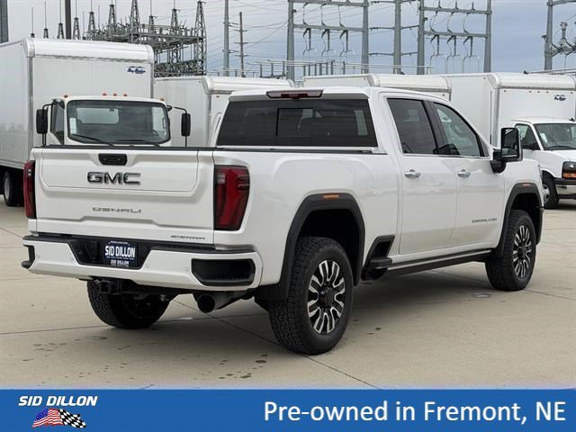 Used 2025 White Frost Tricoat GMC Denali Ultimate image 4