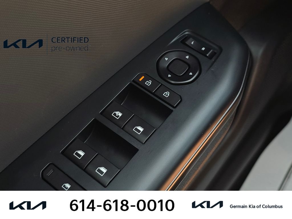 Used 2026 White Kia LXS image 25