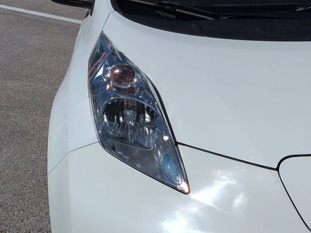 Used 2015 Glacier White Nissan SV image 10
