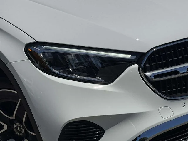 New 2026 White Mercedes-Benz GLC 300 image 15