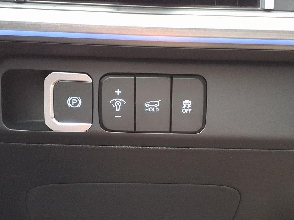 New 2026 Gray Hyundai Limited FWD image 16
