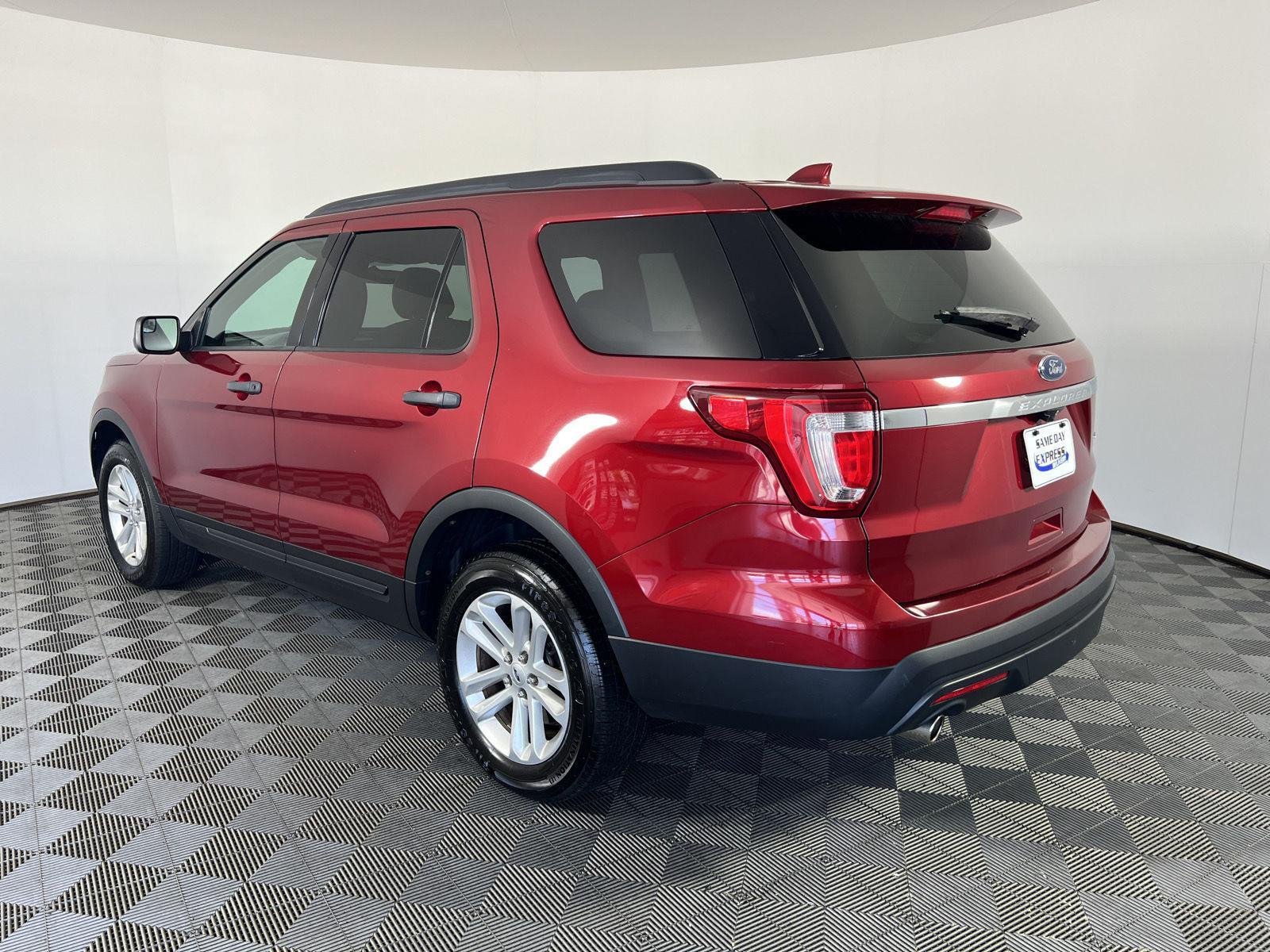 Used 2017 Ruby Red Metallic Ford  image 28
