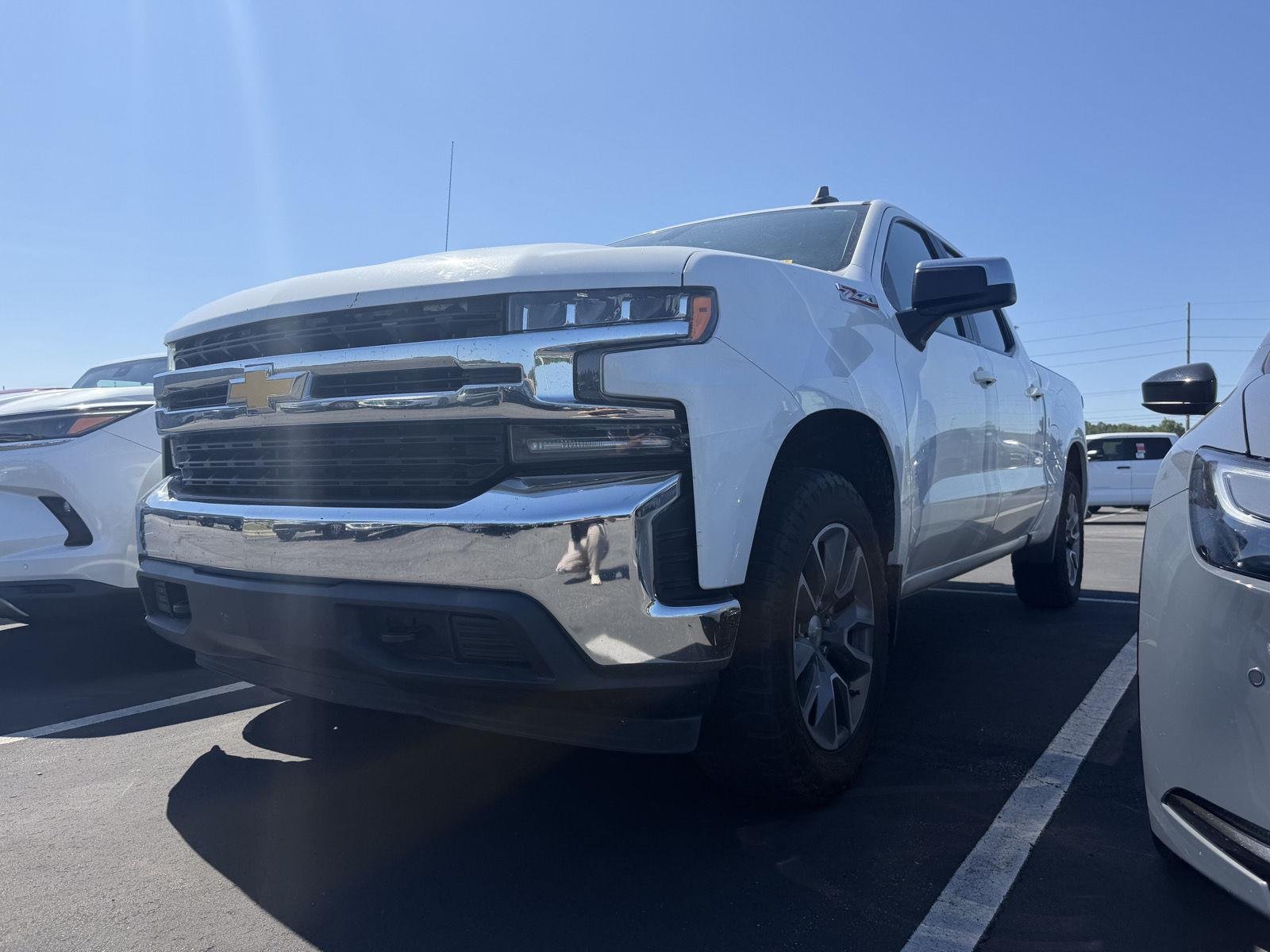 Used 2020 Summit White Chevrolet LT image 15