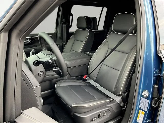2026 Chevrolet Suburban Premier - Photo 9