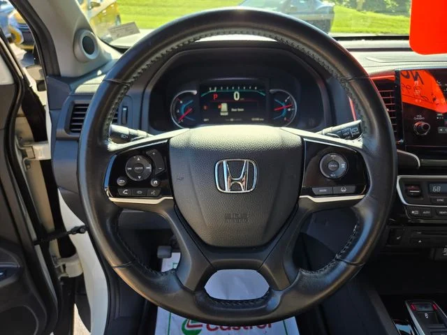 Used 2019 White Honda Touring image 34