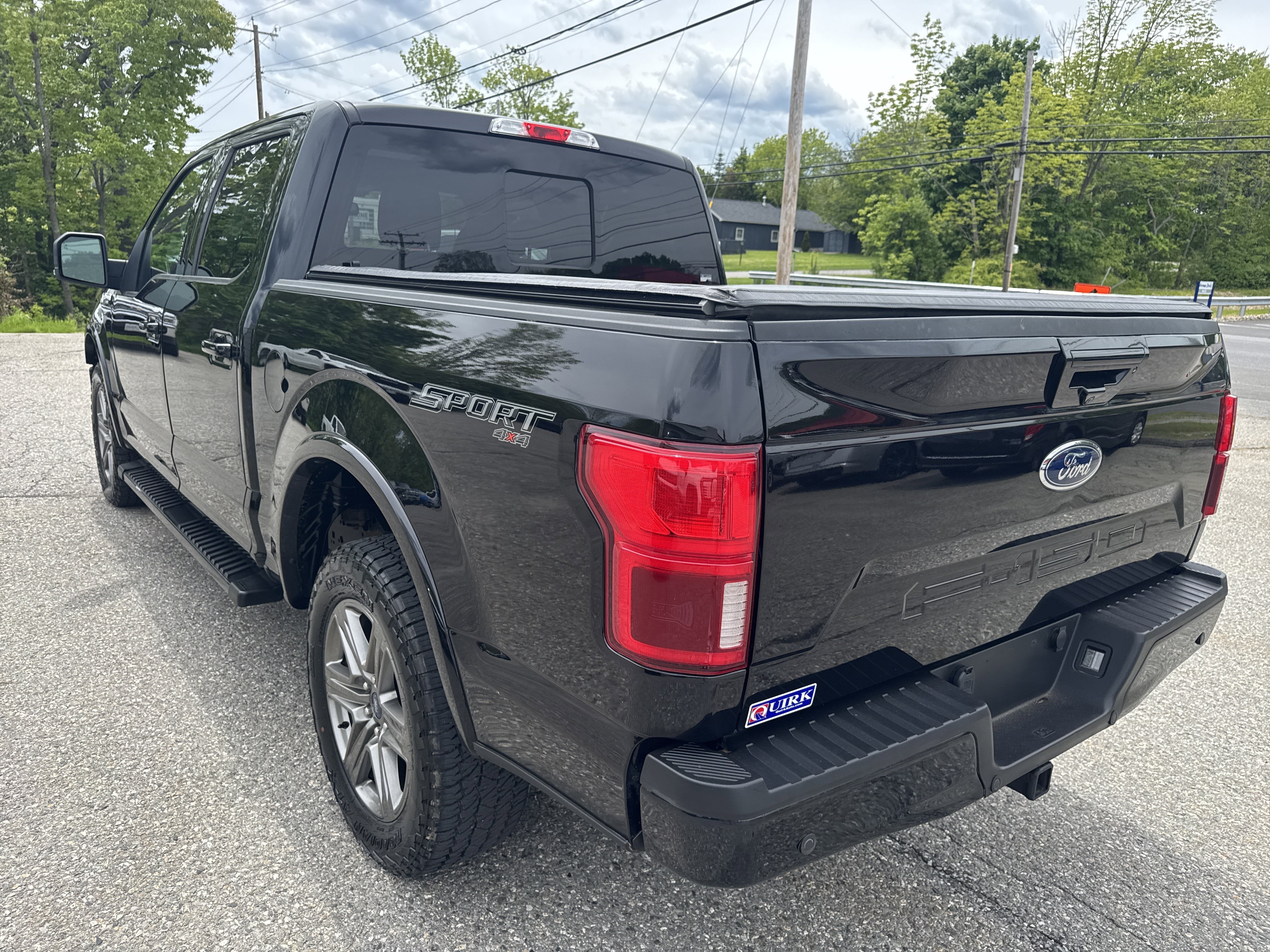 Used 2020 Agate Black Metallic Ford LARIAT image 11