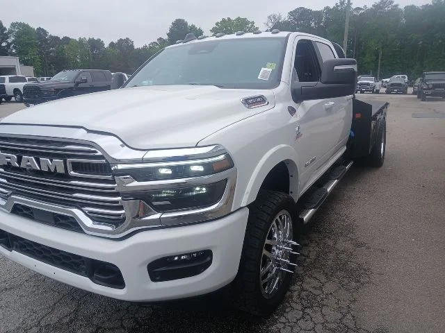 New 2026 Bright White Clear-Coat Exterior Paint RAM Laramie image 11