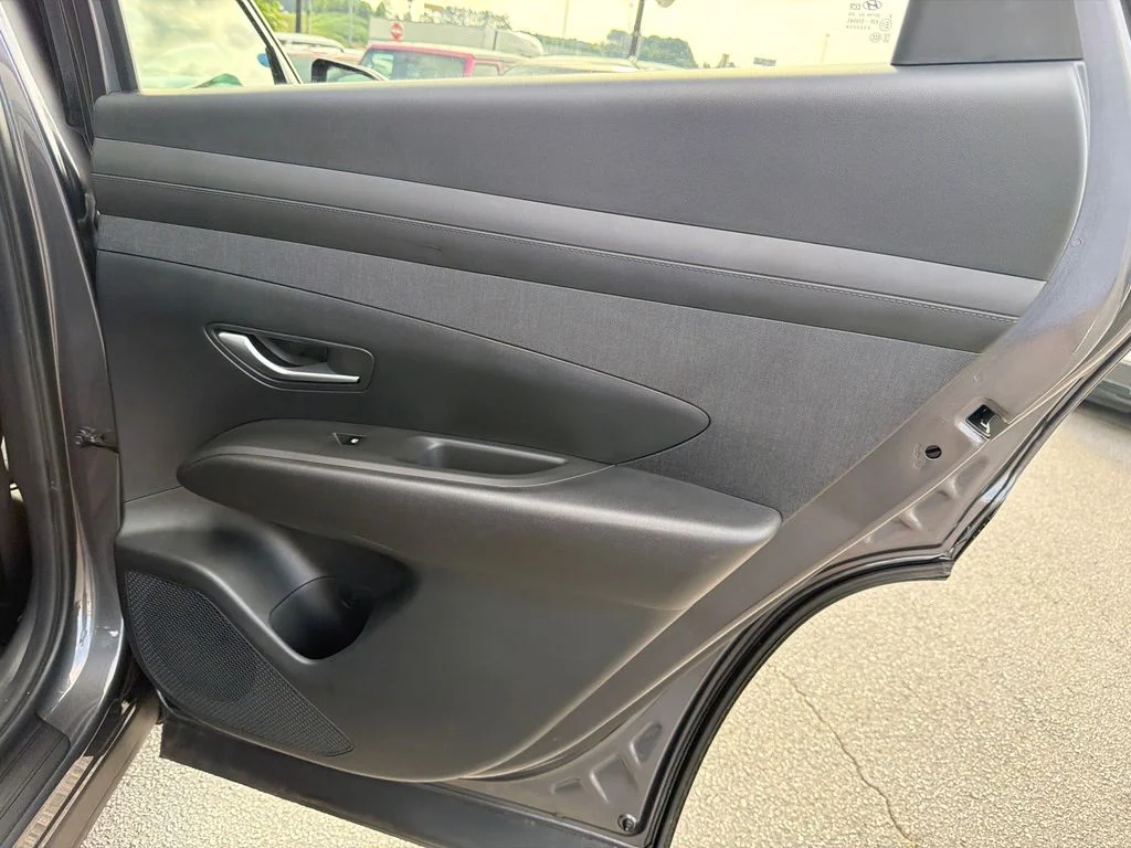 Used 2025 Gray Hyundai SEL Convenience image 16