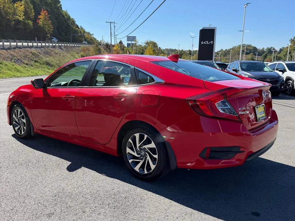 Used 2017  Honda EX image 4