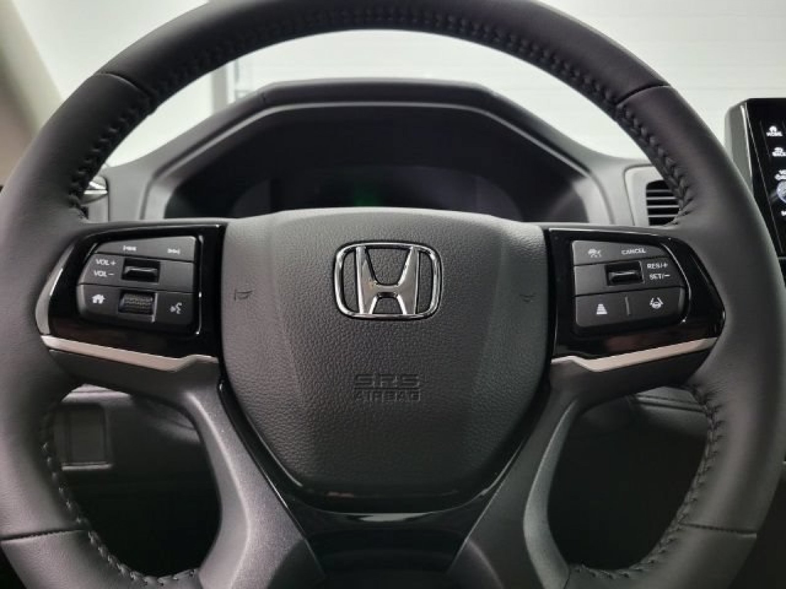 New 2026 Platinum White Pearl Honda Touring image 15