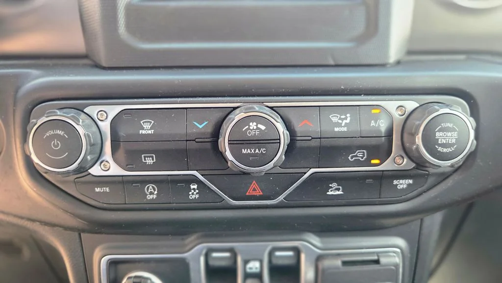 Used 2023 White Jeep Willys image 20