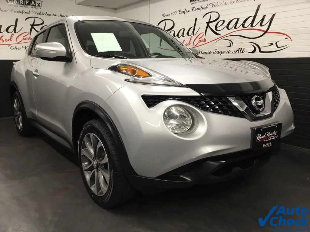 Used 2017 Silver Nissan SV image 3