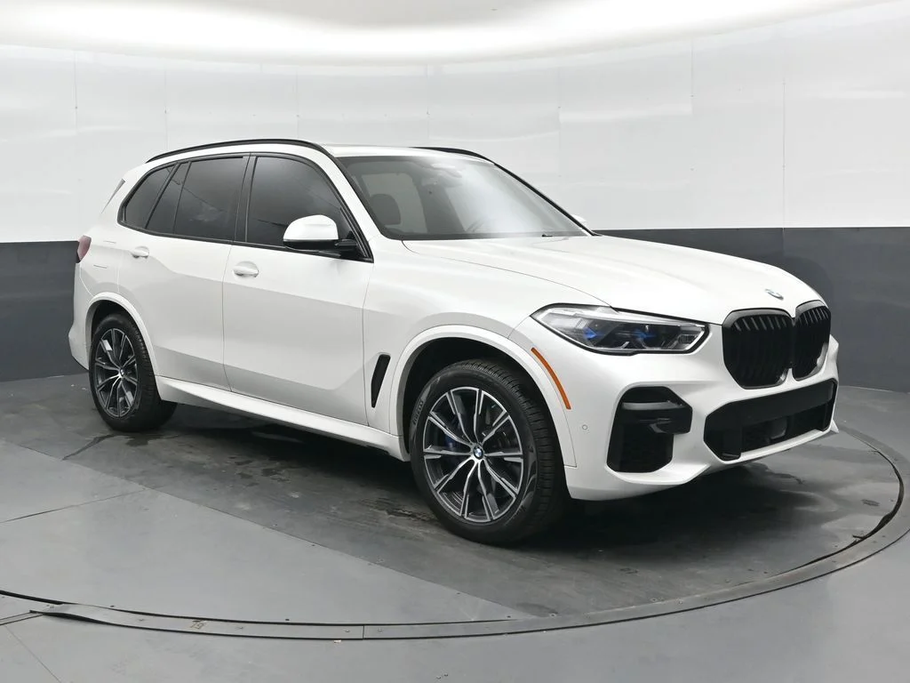 2023 BMW X5 M50i's photo