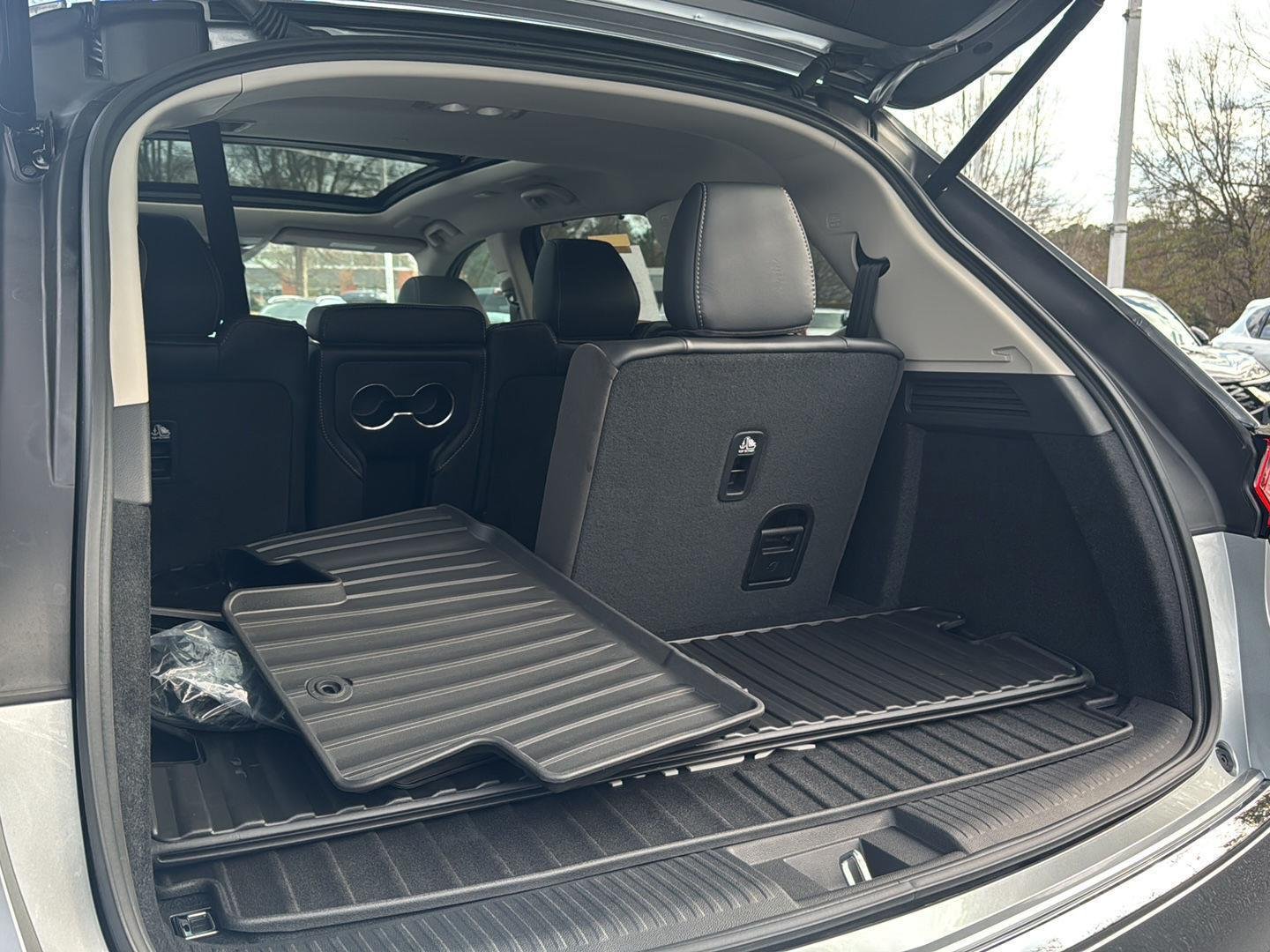 Used 2026 Solar Silver Metallic Acura w/Technology Package image 10