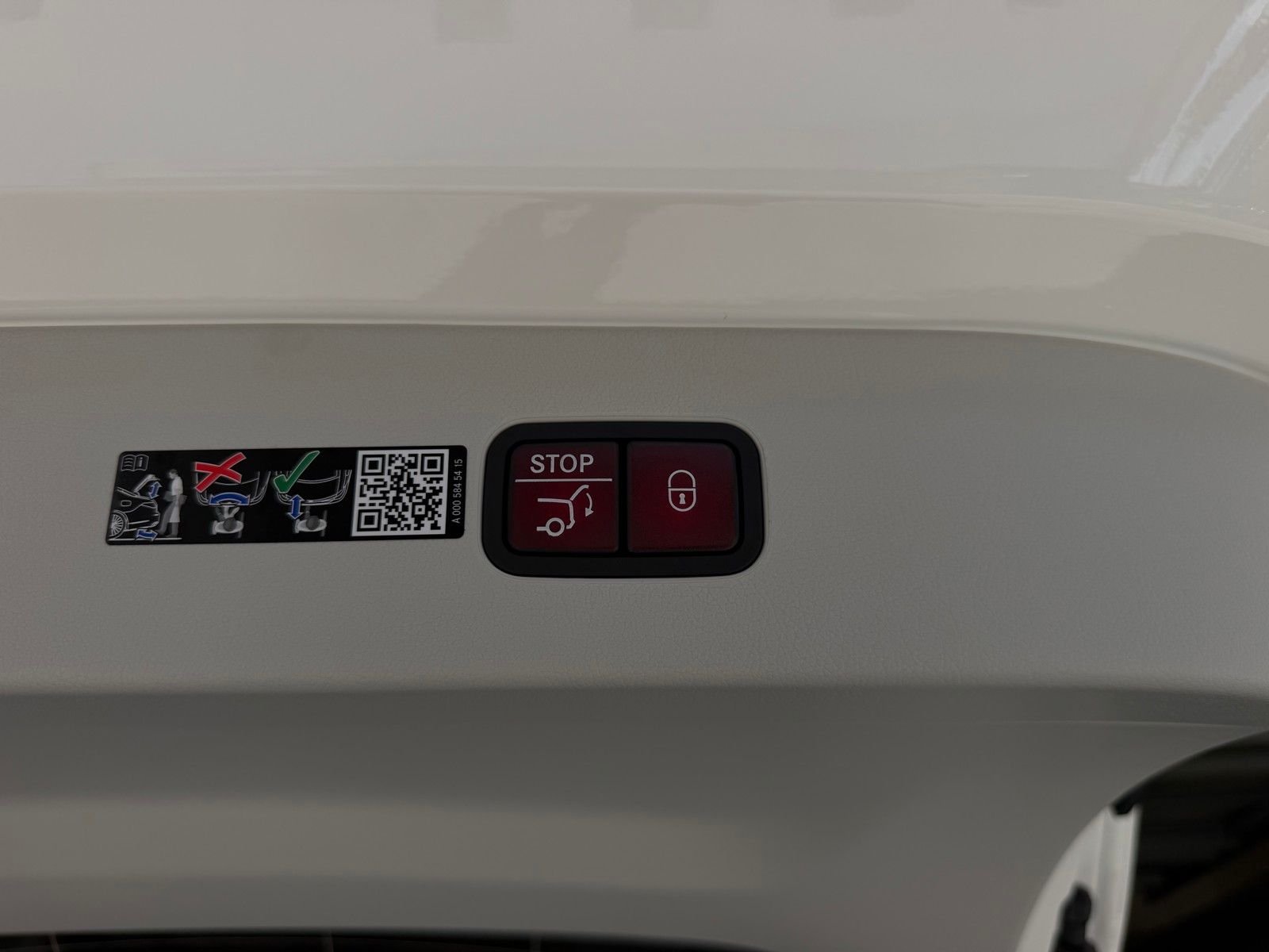 New 2027 Polar White Mercedes-Benz EQE 320+ image 22