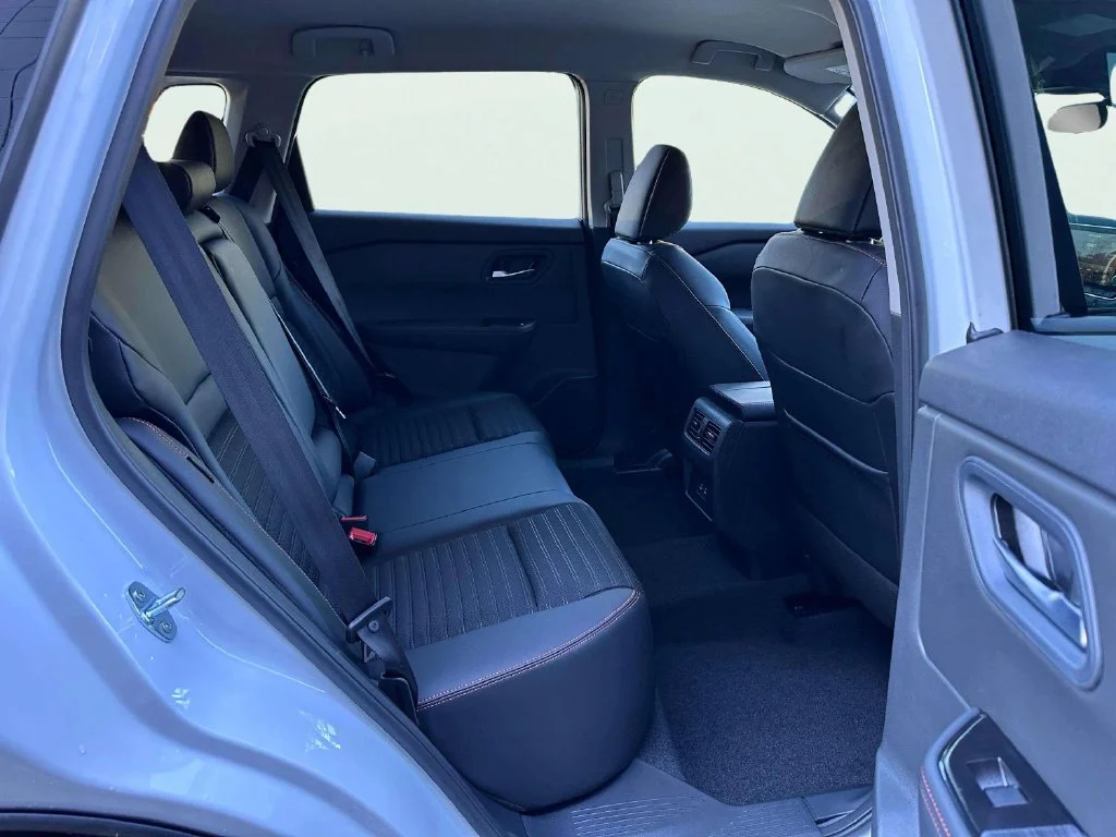 New 2027 Everest White Pearl Nissan Rock Creek image 18