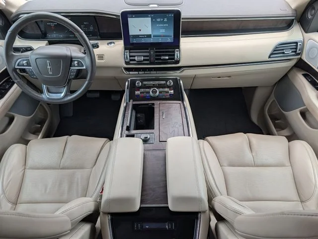 Used 2020 White Lincoln Reserve image 5