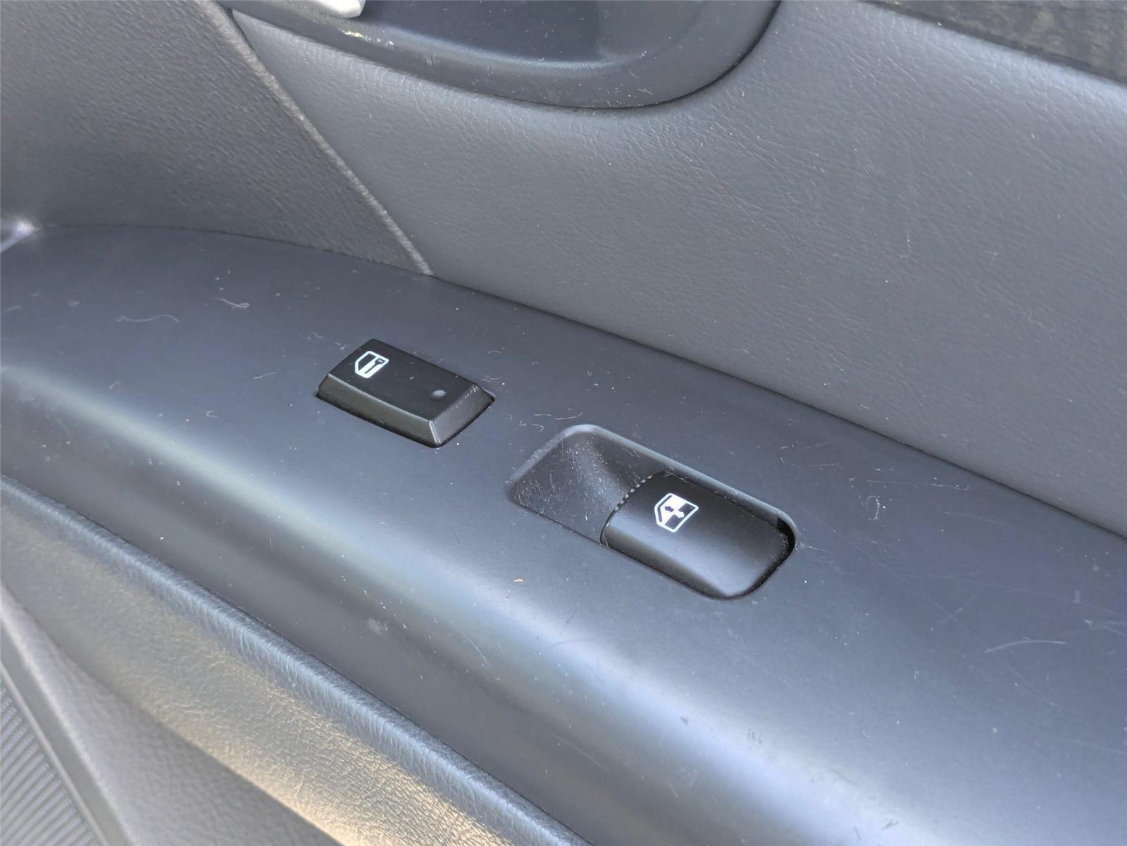 Used 2009 Ebony Black Hyundai Limited image 32