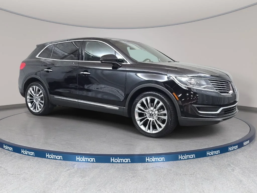 Used 2016 Black Lincoln Reserve image 4