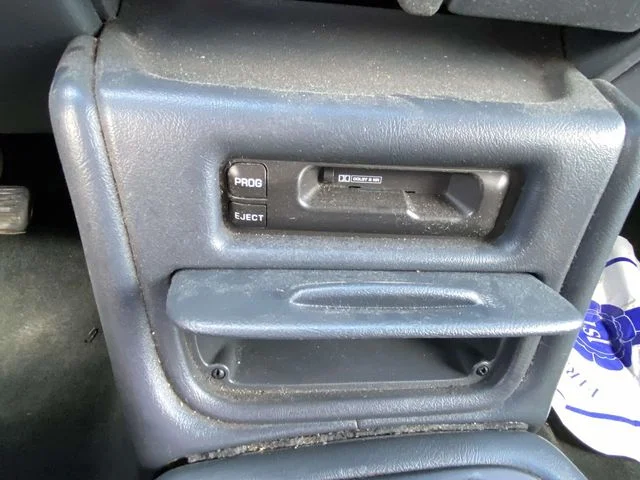 Used 2001 Black GMC SLE image 18