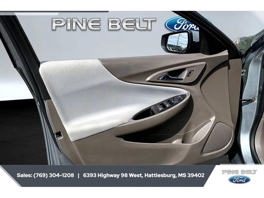 Used 2024 Sterling Gray Metallic Chevrolet LT image 18